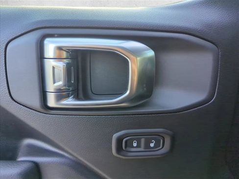 New 2026 Jeep Gladiator Sport AWD/4WD image 18