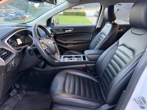 Used 2021 Ford Edge SEL AWD/4WD image 16
