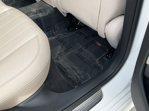 Used 2019 Mercedes-Benz E 300 w/ Premium 1 Package image 50