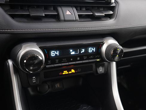 Used 2025 Toyota RAV4 XLE image 21