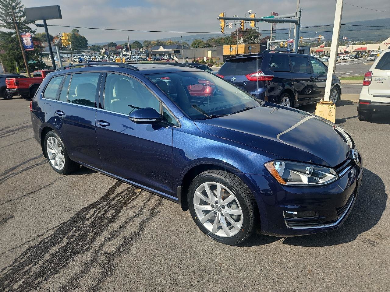 Used 2016 Volkswagen Golf S FWD image 38