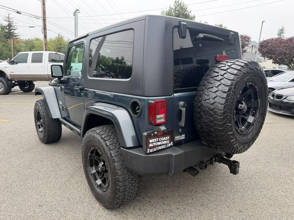 Used 2007 Jeep Wrangler Sahara w/ Dual Top Group AWD/4WD image 3