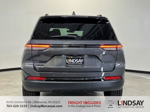 New 2025 Jeep Grand Cherokee Altitude image 6