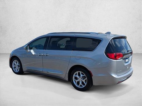 Used 2019 Chrysler Pacifica Limited FWD image 8