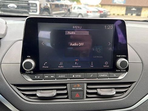 Used 2022 Nissan Altima 2.5 SV FWD image 12