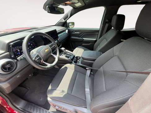 Used 2025 Chevrolet Colorado LT RWD image 17