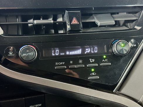 Used 2024 Toyota Camry SE FWD image 22