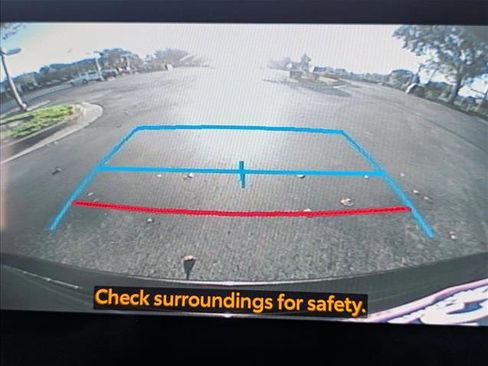 Used 2023 Toyota Highlander LE image 13