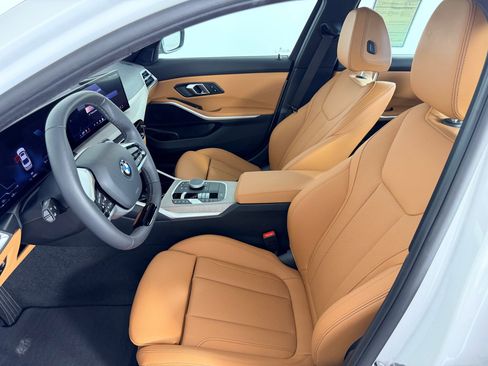 Certified 2025 BMW 330i Sedan RWD image 4