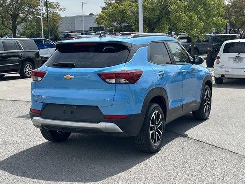 Used 2025 Chevrolet TrailBlazer LT image 3