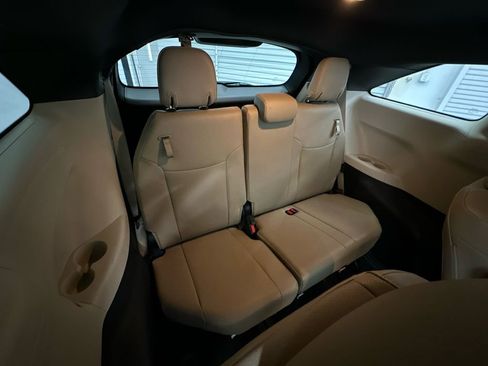 Used 2023 Toyota Sienna XLE FWD image 17