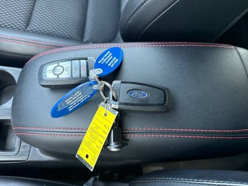 Used 2025 Ford Escape ST-Line w/ Tech Pack #1 AWD/4WD image 12