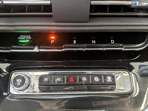 Used 2023 Lincoln Corsair Reserve image 18