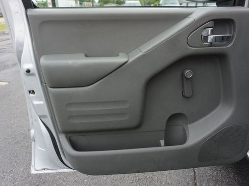 Used 2016 Nissan Frontier S RWD image 13