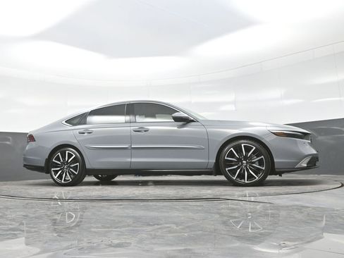 Used 2023 Honda Accord Touring image 30