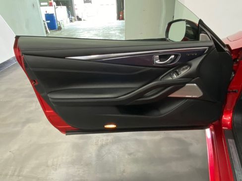 Used 2017 INFINITI Q60 Red Sport 400 image 38