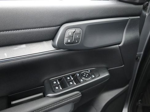 Used 2024 Ford Ranger Lariat w/ FX4 Off-Road Package image 11