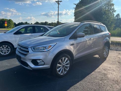 Used 2019 Ford Escape SEL AWD/4WD image 2
