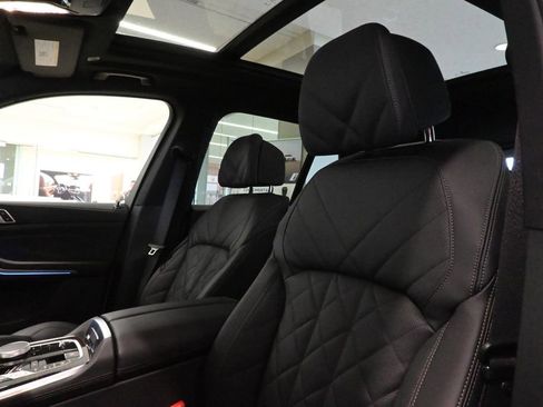 Used 2025 BMW X5 xDrive50e image 14