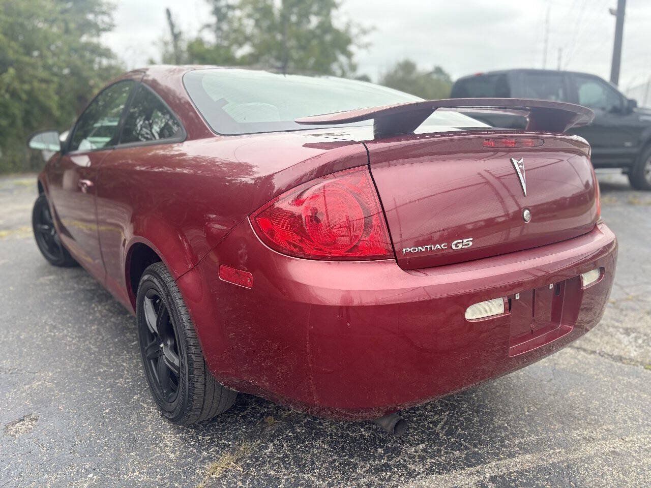 Used 2009 Pontiac G5 FWD image 4