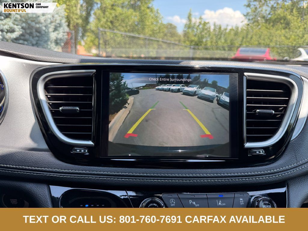 Used 2026 Chrysler Pacifica Limited FWD image 26