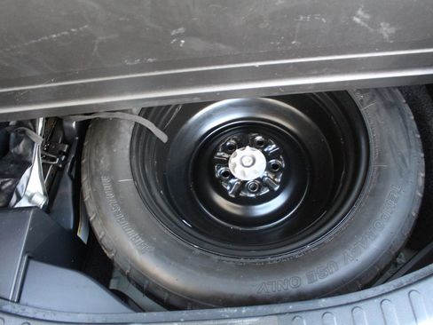 Used 2016 Toyota RAV4 LE FWD image 27