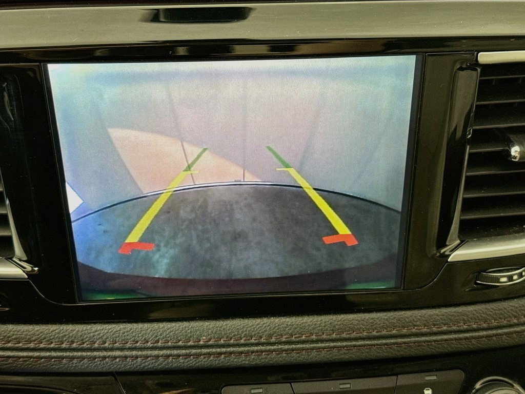 Used 2020 Chrysler Pacifica Limited FWD image 18