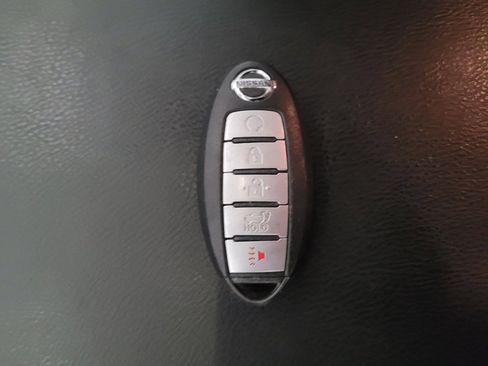 Used 2018 Nissan Pathfinder SL image 32