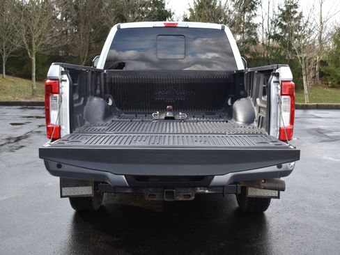 Used 2018 Ford F250 Lariat image 24