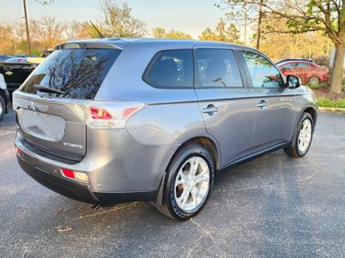 Used 2014 Mitsubishi Outlander SE FWD image 5