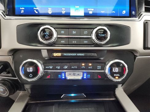 Used 2022 Ford F250 Lariat w/ Tremor Off-Road Package image 27