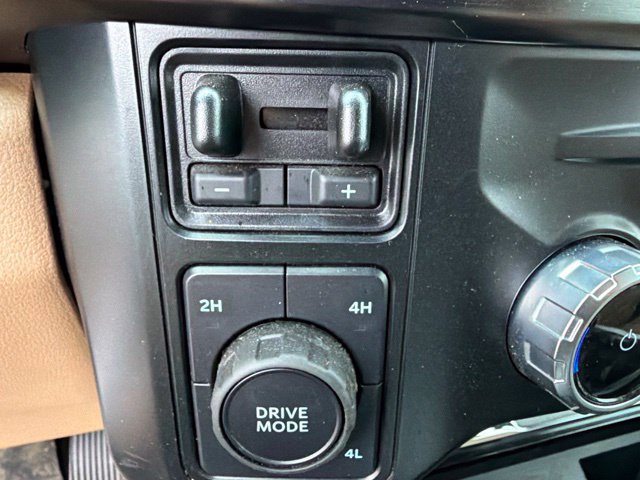 Used 2023 Ford F350 Lariat AWD/4WD image 8