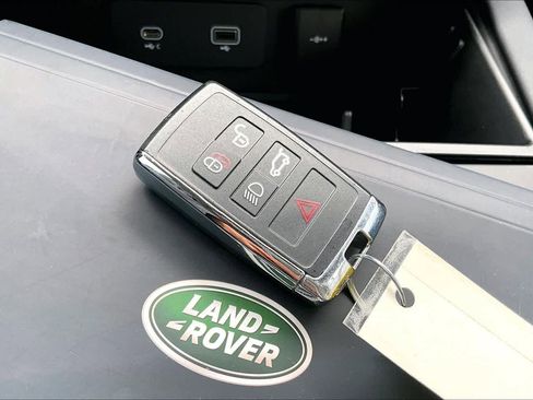 Used 2024 Land Rover Defender 110 S image 15