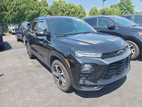 Used 2023 Chevrolet TrailBlazer RS w/ Sun and Liftgate Package AWD/4WD image 3