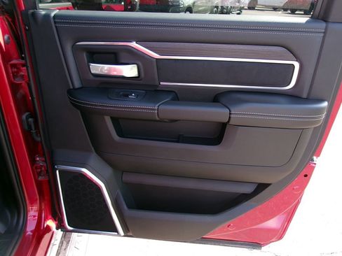 New 2026 RAM 2500 Laramie AWD/4WD image 8