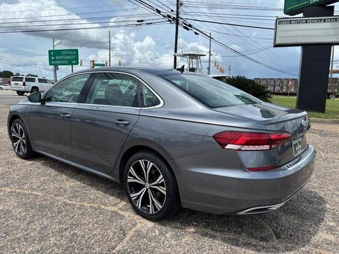 Used 2022 Volkswagen Passat 2.0T SE FWD image 3