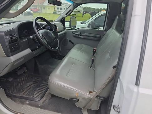 Used 2006 Ford F350 4x4 Regular Cab Super Duty image 13