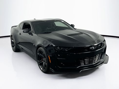 Used 2023 Chevrolet Camaro SS RWD image 3