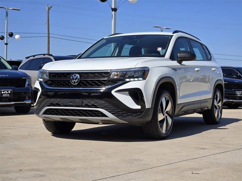 Used 2024 Volkswagen Taos S image 2