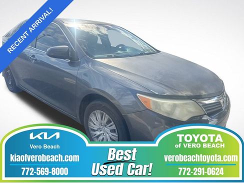 Used 2012 Toyota Camry L image 1