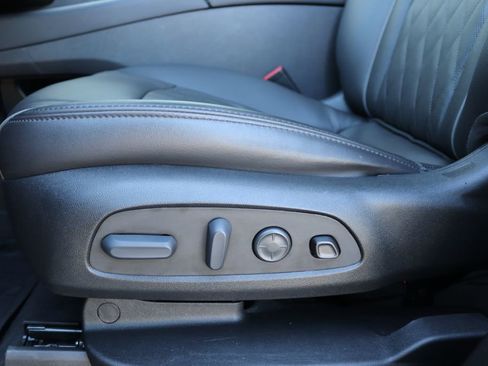 Used 2023 Buick Enclave Avenir w/ Avenir Technology Package AWD/4WD image 6