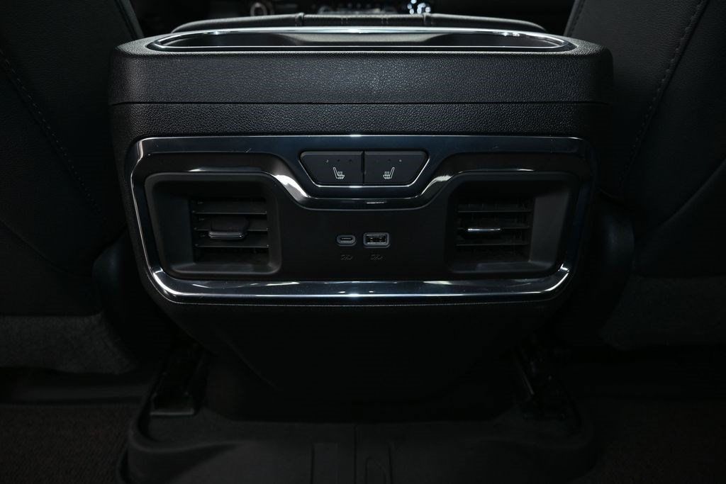 Used 2024 Chevrolet Silverado 2500 High Country w/ High Country Premium Package AWD/4WD image 19