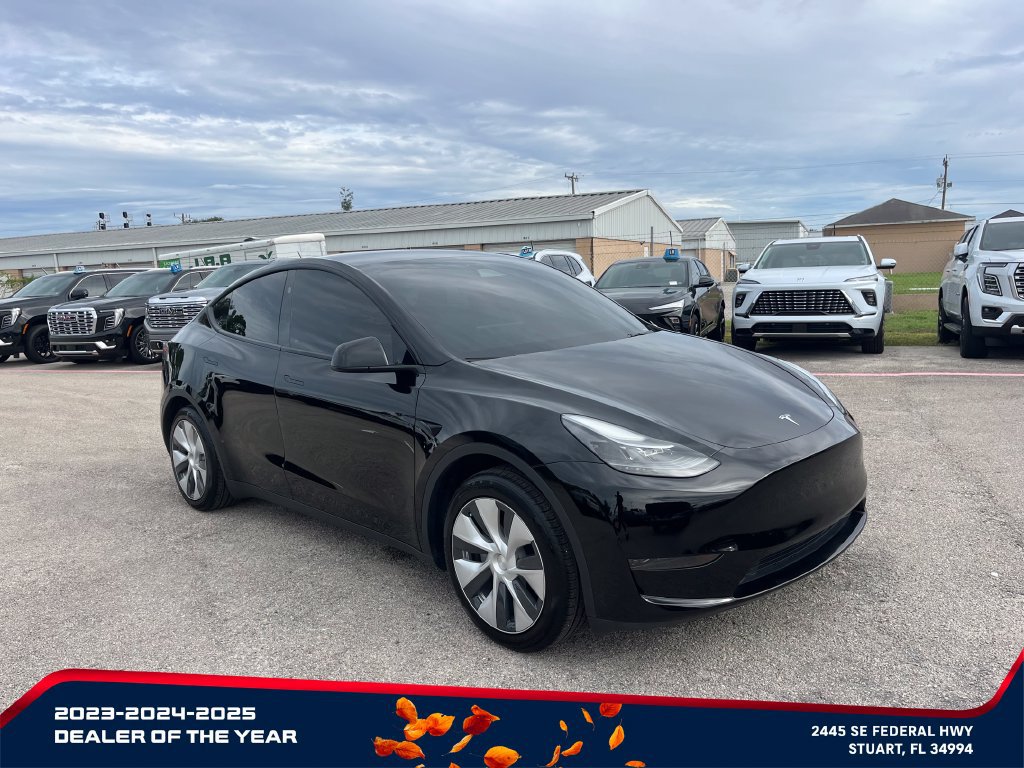 Used 2024 Tesla Model Y Long Range RWD image 2