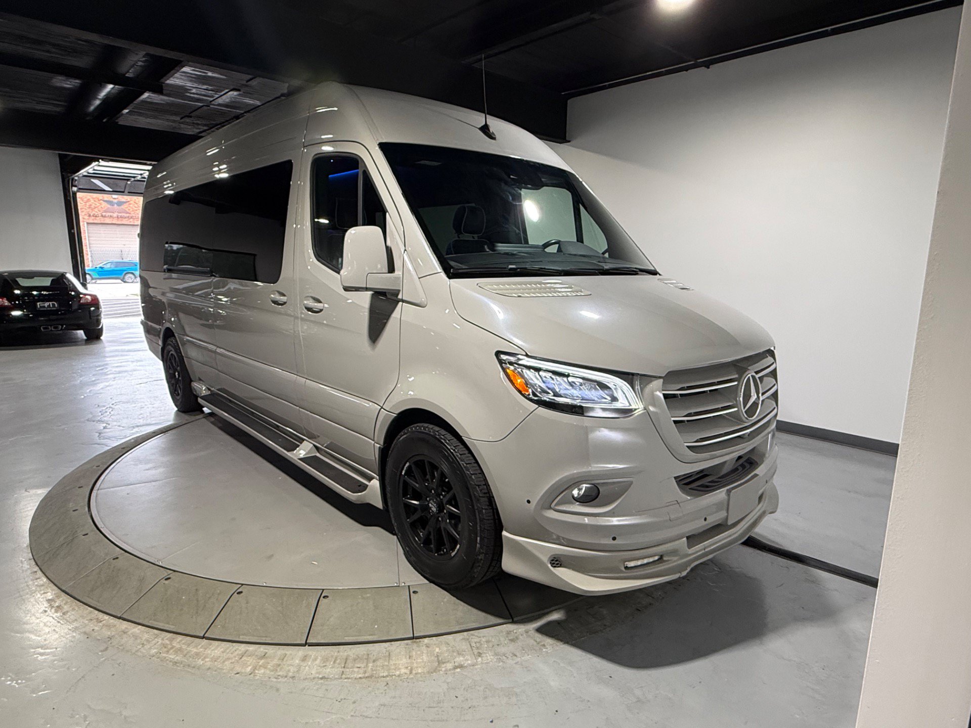 Used 2024 Mercedes-Benz Sprinter 2500 image 8