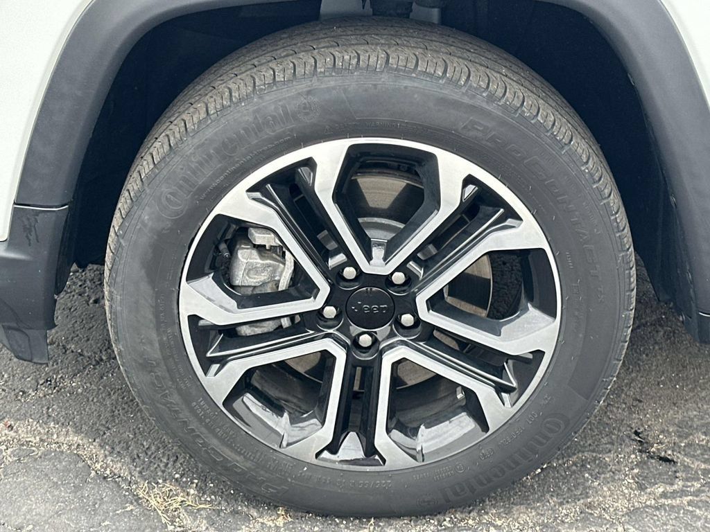 Used 2024 Jeep Compass Limited AWD/4WD image 9