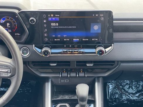 Used 2025 Chevrolet Colorado W/T image 15