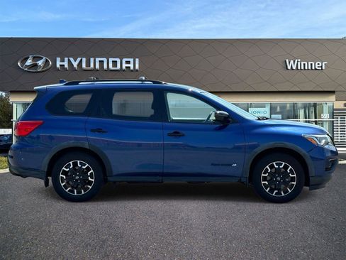 Used 2019 Nissan Pathfinder SV w/ Rock Creek Edition FWD image 3