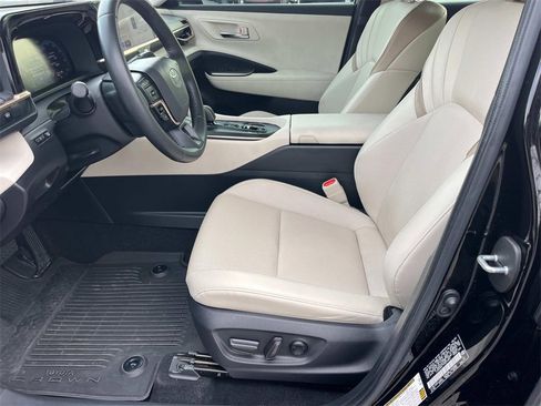 Used 2023 Toyota Crown XLE image 29