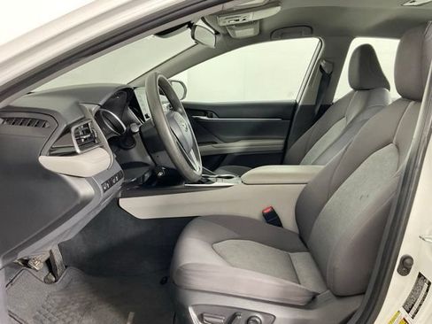 Used 2022 Toyota Camry LE w/ Carpet Mat Package (TMS) FWD image 10
