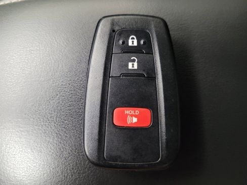 Used 2020 Toyota Corolla SE image 32